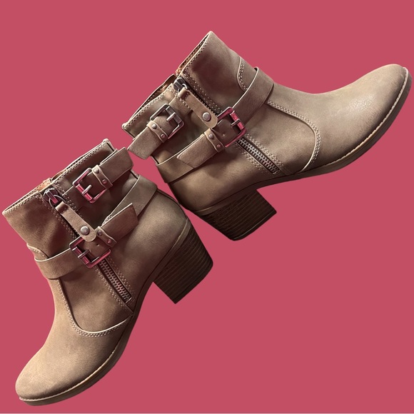 NWT Indigo Rd faux leather booties. 🪷 Size 6 - Picture 3 of 7